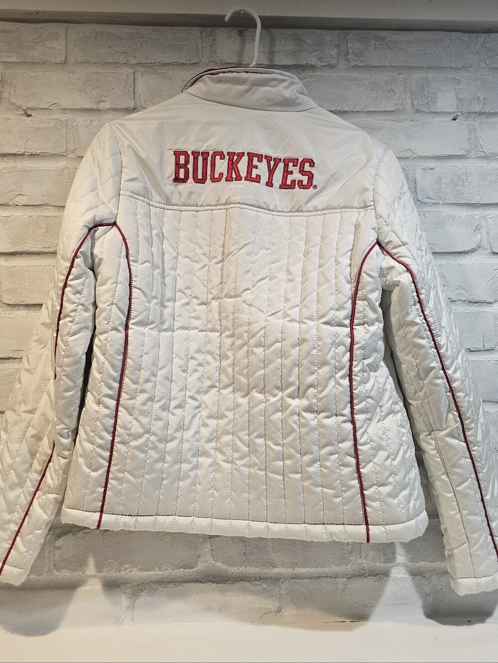 Ohio State Buckeye White Quilted Women's Jacket. Size MEDIUM